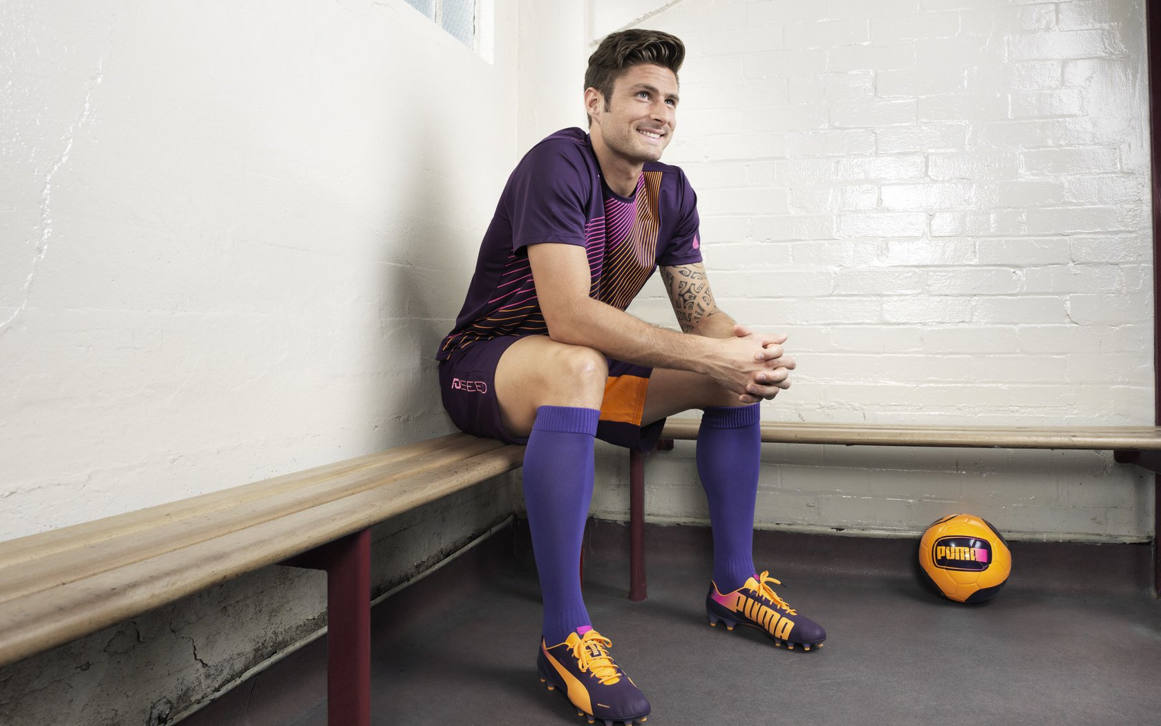 开云体育官方网站-热火带走上海队，德罗赞贡献制胜表现