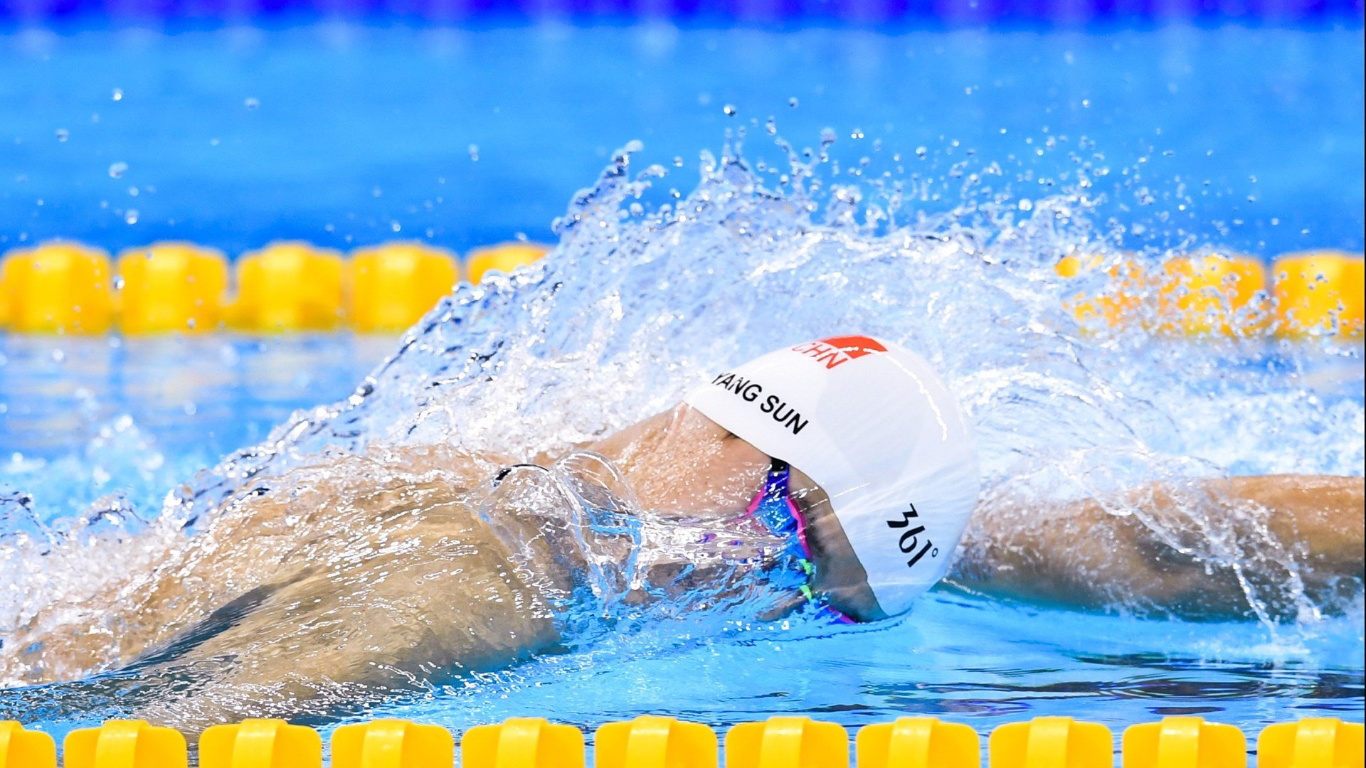 霍勒迪末节封神,热火客场斩落北京队